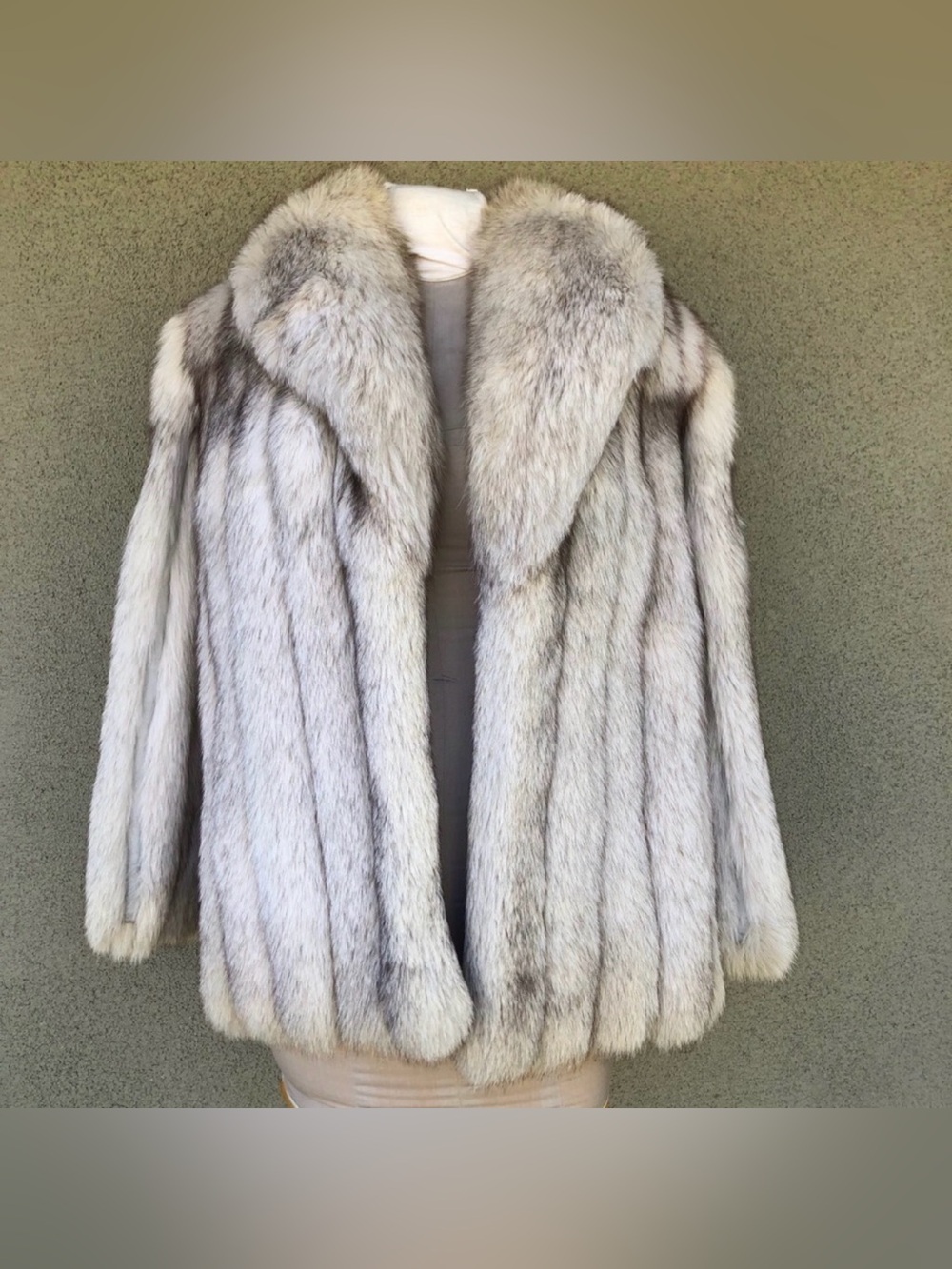 Vintage Saga fox fur coat